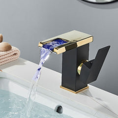 Robinet Baie LED Tip Cascadă Negru-Auriu — Experiență Luxoasă 💧✨